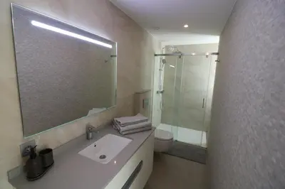 Un baño de Arguineguin Bay Apartments-La Factoria