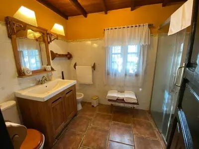 Un baño de Casa Rural el Palmito, privater Pool