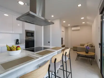 Una cocina o zona de cocina en Boulevard Getaway 2