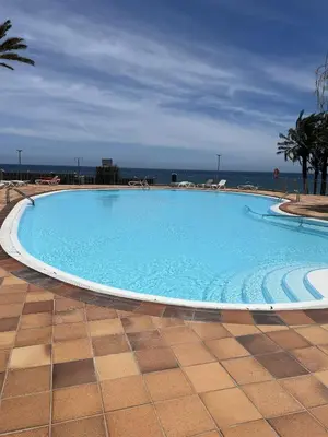 Piscina en o cerca de El Alba