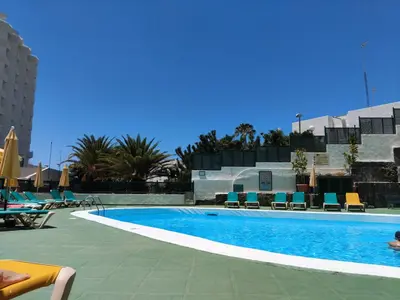 Piscina en o cerca de Apartamentos Las Dunas