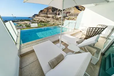 Piscina en o cerca de Amadores View - Adults only