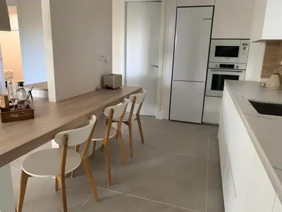 Una cocina o zona de cocina en Soleado y tranquilo apartamento