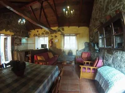 Zona de estar de Holiday Home Landhaus Pepita la de las flores by Interhome