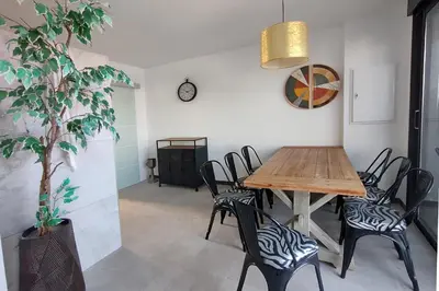 Zona de estar de VillasRoyale León - heated pool and barrier free access