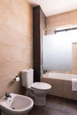 Un baño de Jade Suite 4