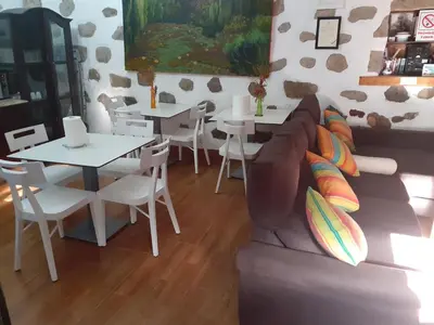 Zona de estar de La Piedra Viva Agüimes , Siete hermanos