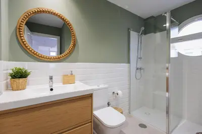 Un baño de Beachfront apartment in Las Canteras S5