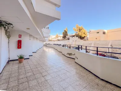 Un balcón o terraza de Vintage Flat - Terrace & Pool