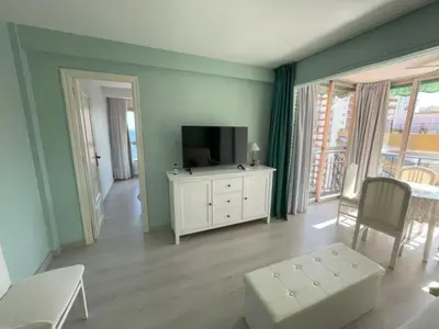 Una televisión o centro de entretenimiento en Arguinegin South 2 bedroom Ocean View