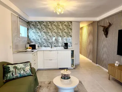 Plano de The golden cage 1 bedroom Apt with pool