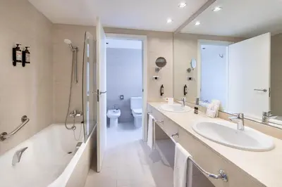 Un baño de Hotel Cristina by Tigotan Las Palmas - Adults Only