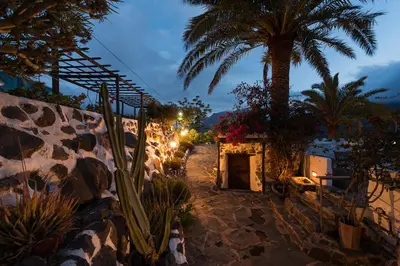 Jardín al aire libre en Las Casas de la Rueda - El Patio