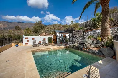 Piscina en o cerca de Las Casas de la Rueda - El Patio