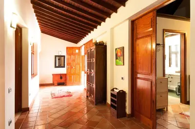 Una televisión o centro de entretenimiento en Traditional Arucas by VillaGranCanaria