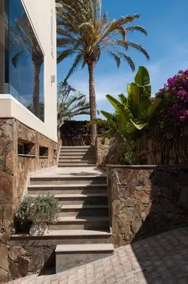 Jardín al aire libre en Sonnenland House for 12 by VillaGranCanaria