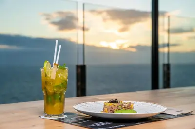 Comida en o cerca de este hotel