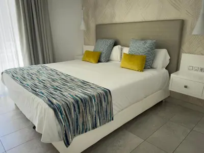 Cama o camas de una habitación en Holiday Club Playa Amadores