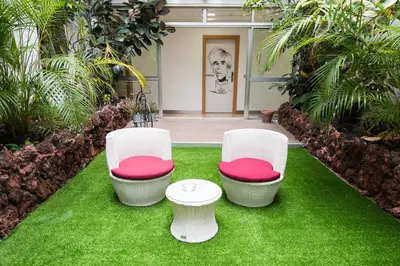Jardín al aire libre en Suites Garden Loft Andy Warhol
