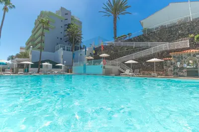 Piscina en o cerca de Alsol Walhalla