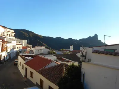 Vista general de una montaña o vista desde la casa o chalet