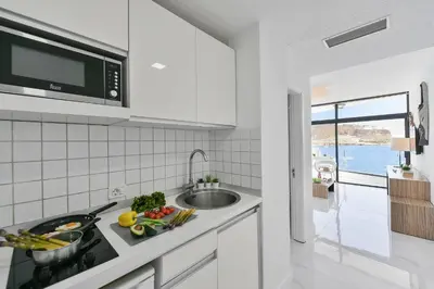 Una cocina o zona de cocina en Beach Apartment Playa del Cura 4 by VillaGranCanaria