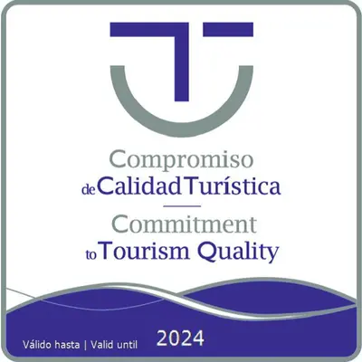 Certificado, premio, señal o documento que está expuesto en Mannix Urban Apartments