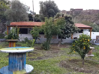 Jardín al aire libre en Casa Rural La Hoyita de Tunte