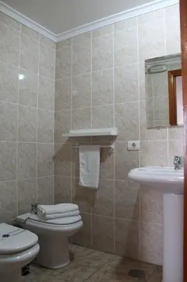 Un baño de Hotel el Pino