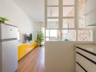 Una cocina o zona de cocina en Las Canteras Beach Apartment Sagasta