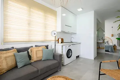 Una cocina o zona de cocina en Stylish Sea View Accommodation Las Canteras