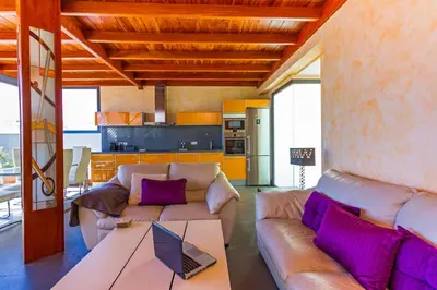 Una cocina o zona de cocina en Las Palmas Penthouse