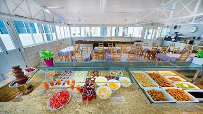 Comida en o cerca de este apartamento