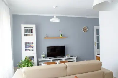 Una televisión o centro de entretenimiento en Coral Dream