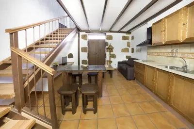 Una cocina o zona de cocina en Vivelorural casa Tunte 3, BBQ y terraza