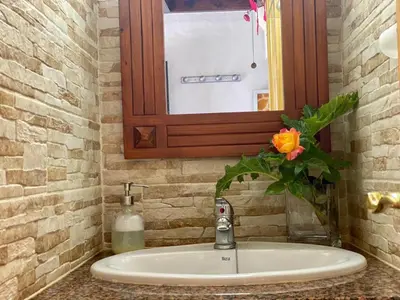 Un baño de Juncalillo House