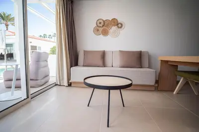 Zona de estar de HL Miraflor Suites Hotel