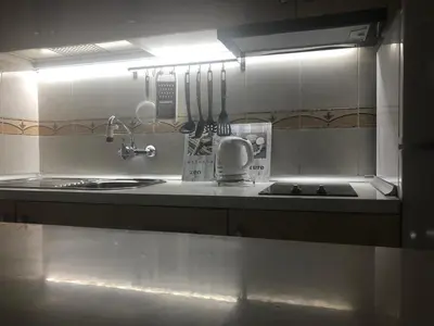 Una cocina o zona de cocina en Aircon Pool View Nr Yumbo