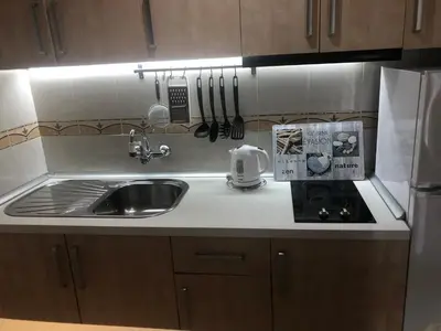 Una cocina o zona de cocina en Aircon Pool View Nr Yumbo