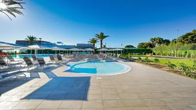 Piscina en o cerca de Canary Garden Club
