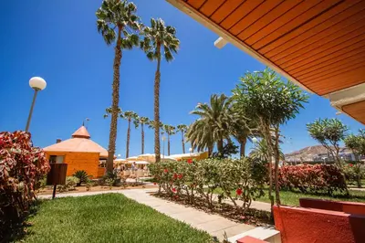 Jardín al aire libre en Servatur Green Beach