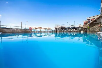 Piscina en o cerca de Servatur Montebello