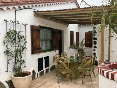 Un patio o zona al aire libre en La Casita de Las Palmas VV