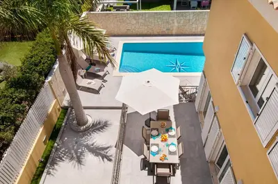 Piscina en o cerca de Curie with Pool by VillaGranCanaria