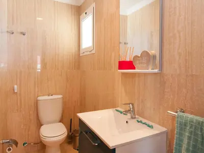Un baño de Curie with Pool by VillaGranCanaria