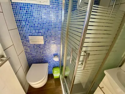 Un baño de Casa Campillo, Habitaciones Individuales