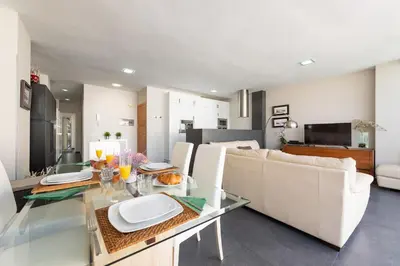 Una cocina o zona de cocina en Living Las Canteras Homes - LAS CANTERAS PENTHOUSE