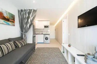 Una cocina o zona de cocina en Yumbo Movida Accommodation
