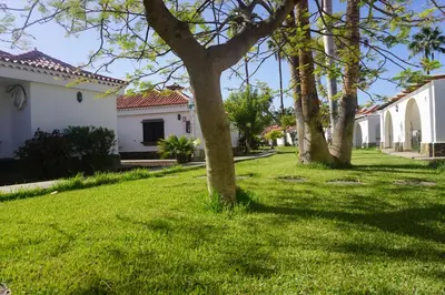 Jardín al aire libre en Bungalow Luisy
