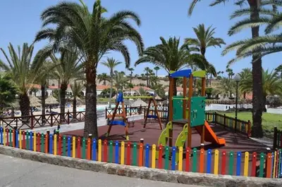 Zona de juegos infantil en Bungalow Luisy